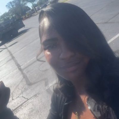 kyethomp's profile picture. multifaceted creative | 👩🏾‍💻 techie