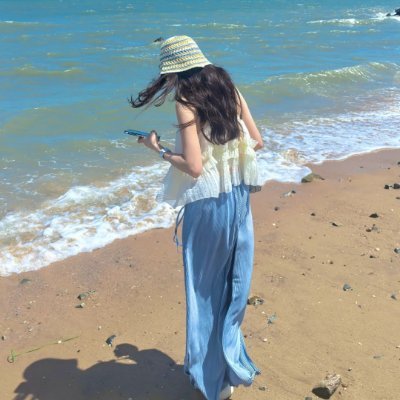 Crystal3Shine's profile picture. A cheerful spirit with a glowing heart.