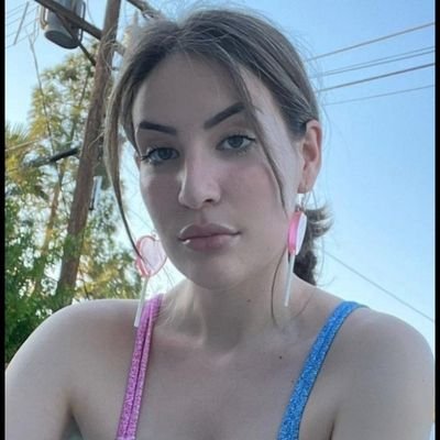 KhlylyF57433's profile picture. 