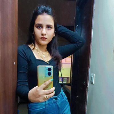 SiyaSen24367's profile picture. 