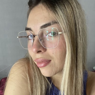 sopmirnnn's profile picture. girlboss in slow motion