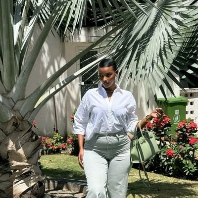 kellysimee's profile picture. Communication specialists / I'm here to express not to empress. Let's help each other to make a world better place