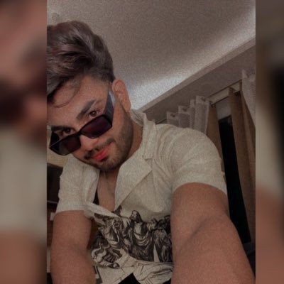 Paras5858021261's profile picture. 