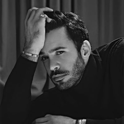 esr33q's profile picture. 