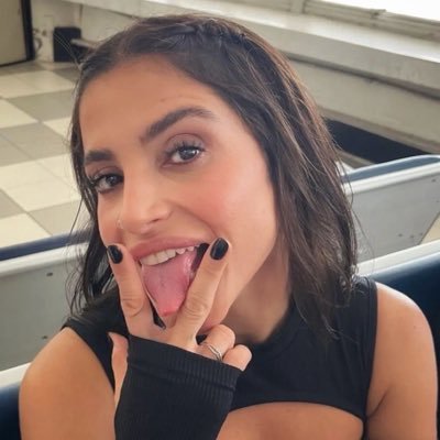 naiahanahi's profile picture. 