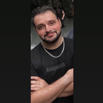 imaneshunam's profile picture. توییت زدنام از یه شب طولانی و سخت شروع شد.