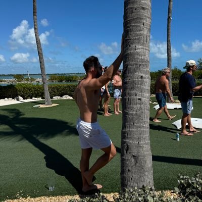 drewschulz94's profile picture. IG - andrew_schulz