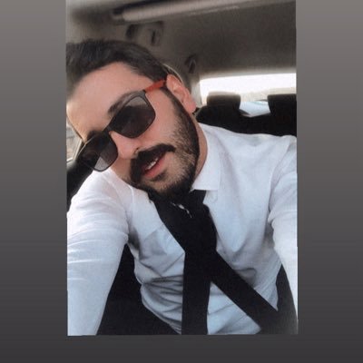 LLibrk's profile picture. Mutlaka bir yerlerde karşılaşmış olmalıyız 🤫