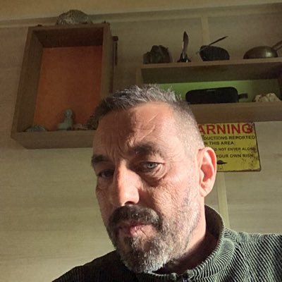 KristofLaureyns's profile picture. wees jezelf er lopen al genoeg anderen rond ,uiterst midden,anti WEF,🚜⚓️🚻🟣🔎🚬🏡🛸🎒,vrij onbeholpen paragnost