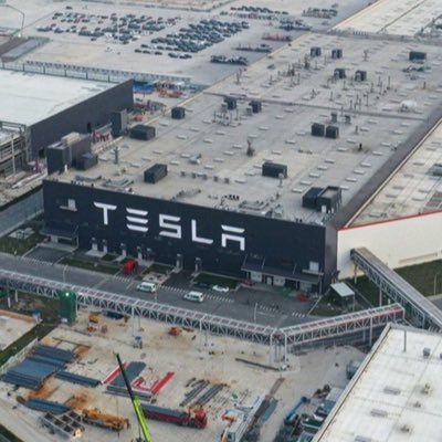 elonmusk585488's profile picture. Life is very interesting while investing in Tesla stock company 🏗️📈❤️