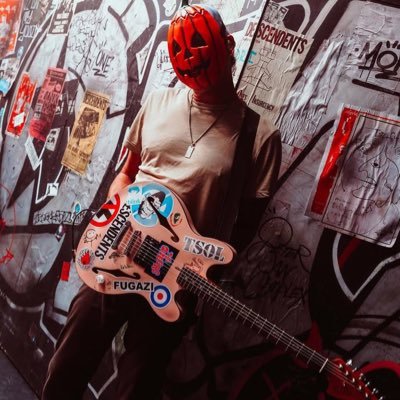 chrisgibson182's profile picture. 