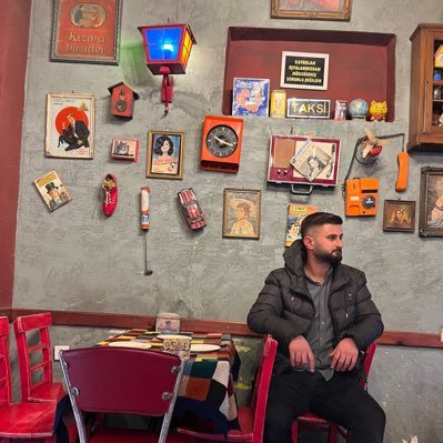 Alayomerr's profile picture. 🇵🇸🇹🇷 🎓 Tarih Yüksek Lisans 🎙️ Şiire ses veren adam 🎥 YouTube: Gönül Aynam. “Kalbe dokunan ne varsa…”