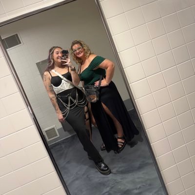 delayneserenity's profile picture. raging anxiety🦋 Jane Ellen Tamburrino💕 James Cika 💕 Janet Cika 💕John 10:14 △⃒⃘