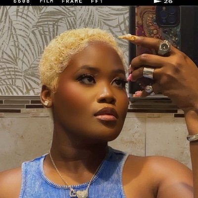 Lamoura_xo's profile picture. tech girlie with an opinion or 2 👩🏾‍💻 | Leo | MUA and blush enthusiasts | you thinking I care about your opinion ✨ that’s cute ✨ | “speak life”