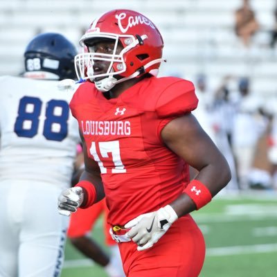 Dom19k's profile picture. ILB @louisburg_fb 17#