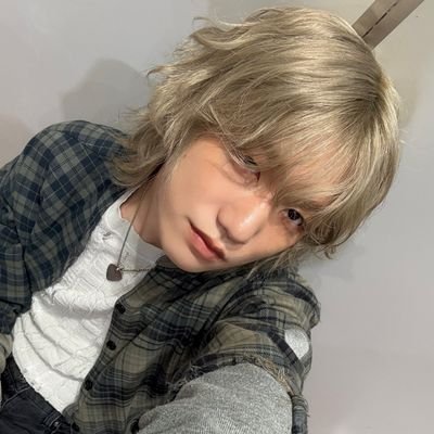 ldmihsk's profile picture. jongseob y yo = tijereo lesbico intenso