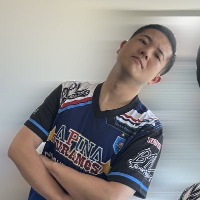 yoshiyeah238's profile picture. 地団駄とは、悔しさや怒りなどの感情を抑えきれず、足で激しく何度も地面を踏みつけることです。 地団駄は「じだんだ」と読み、「じたたら(地蹈鞴)」という、足で踏むふいごの音変化が語源とされています。 悔しがったり腹を立てる様子が、地踏鞴を踏む姿に似ていることから、#BPLS5 DDR部門の #APINA_VRAMeS 所属