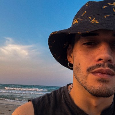 Choaves's profile picture. Nunca conocí una infancia en paz; las tropas de Mordor la arrebataron junto con mi hogar en Minas Tirith.