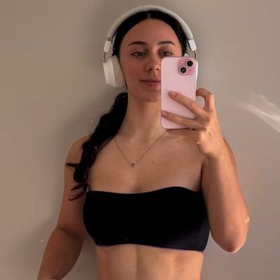 ameliaf1104721's profile picture. I'm available for meet-up,FaceTime and I also sell some nasty content for you daddy's 🍆🍑🥰😋