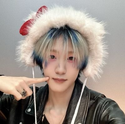 clinicaldamage's profile picture. ıllı  ❄️ / Yaba ﹒ ♡  He / Him / unlabeled / Male ✶ ..﹒ --﹐🔗 socials @ clinicaldamage :: ┆single . 👽🎐. #shedtwt , #vkeitwt