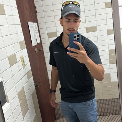 Albertxsik's profile picture. Living my life