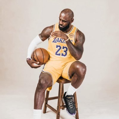 AdatsiCurtis's profile picture. Success...🇬🇭🇺🇦🇺🇸 || Football fan❤️ ||FPL lover💯 || @ManUtd 🤷🏽‍♂️|| LeBron 🐐||CR7🐐|| PSN: Curtis_Dave7 || @chiefs ⏰⏰⏰ || #chiefskingdom