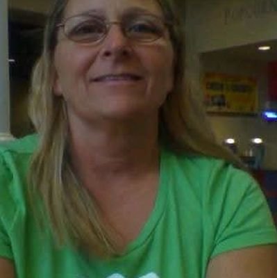 Vanna5901381's profile picture. mother grandmother and great grandmother. Love to thrift and cook