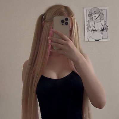 @Meowxelia