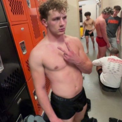lustybros's profile picture. 🏈 iykyk | dm for zangi/guard/tele