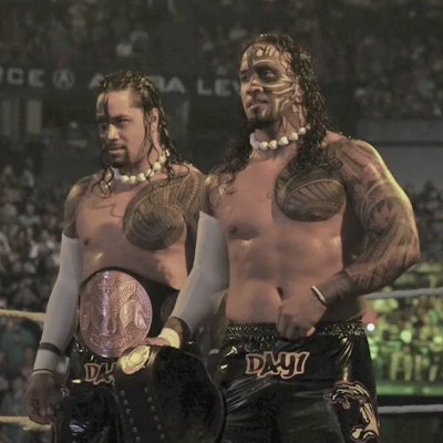 raesuniverso's profile picture. la lune. professional hater.