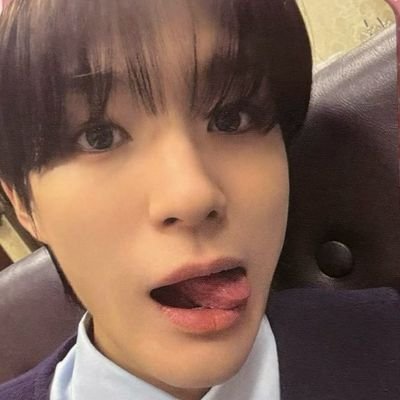 odeiopadroes's profile picture. odeio todos os padrões do mundo odeio física odeio pessoas odeio escola odeio o mundo odeio homens me odeio odeio capitalismo odeio matemática odeio meu cabelo