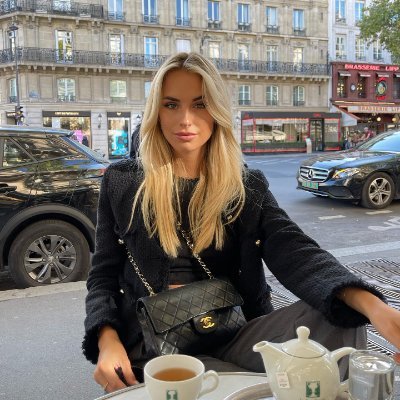 Sunset25689's profile picture. The distant scenery is always on the road.🗺️