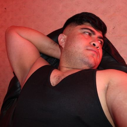 valentiinechris's profile picture. Gamer ~ 🎮~ Diseñador Grafico ~✏️ ~ Me gusta entrenar pero también me encanta comer ~ 💪🏼~ Haciéndome amigo de mis miedos ~ 🖤~ Cinéfilo del terror ~❤️‍🔥 ~