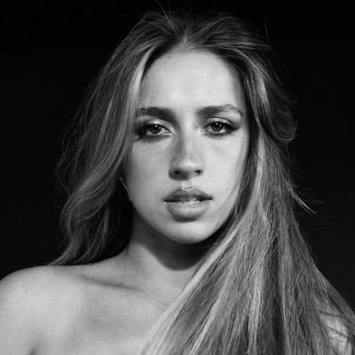 lipglosscore's profile picture. girlblogger