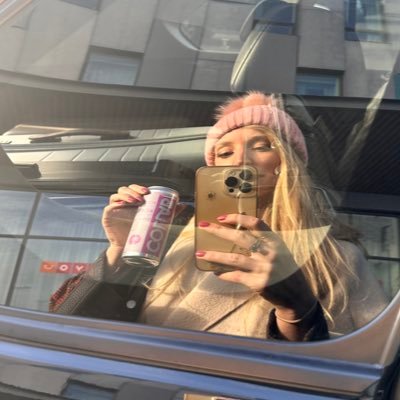 CaseyMelusina's profile picture. 