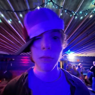 reedthib's profile picture. he/him IL