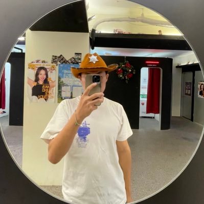 Aurora___23's profile picture. 
