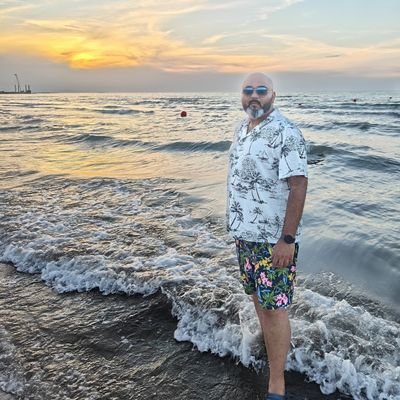 haris_rasheed's profile picture. Moving goods by day, moving markets by night
📦 Logistics & Supply Chain Pro| 📊 Technical Chart Analyst| #BTC & #ETH Enthusiast | 📈 Financial Markets Explorer