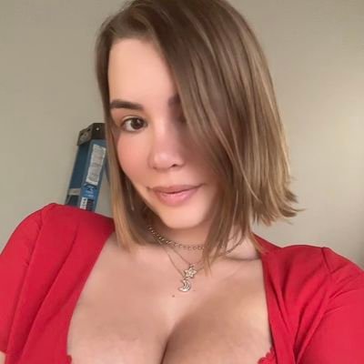 HarleyWest28446's profile picture. NERD😈