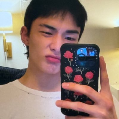 vorieel's profile picture. 