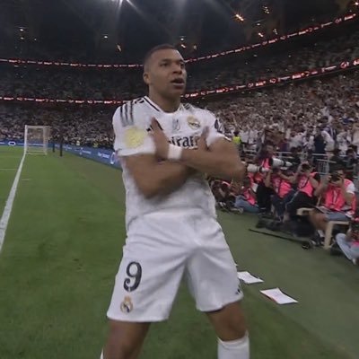 OluwaRonaldo_'s profile picture. Geologist 🌎🪨| | 3080📚 | | Cruiseee!🦅 | | OBO is better than your popsy🙏🏽 | | Cristiano’s second son🐐| | Hala Madrid🤍
