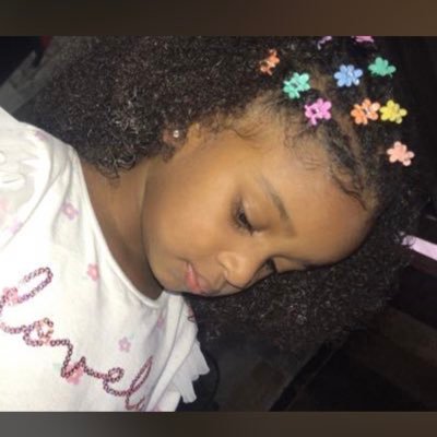 simoessspri's profile picture. 13/09/24 🥀 Maju, Bella , Antonela, Safhira & Elisa 🤍