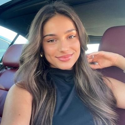 EllaHarrisD's profile picture. Hi, I'm Ella. ✨ I connect professionals with top-tier jobs and rewards you won't find anywhere else. Let's build your future, together. #CareerCoach #VIP
