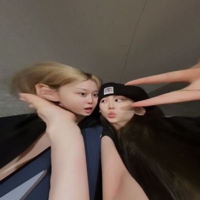 fan account 🖤💗🤍💙💜🐈‍⬛