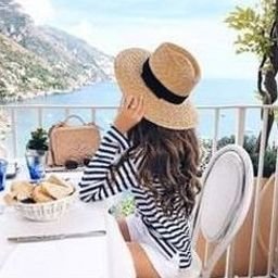 Vrale9965416's profile picture. 