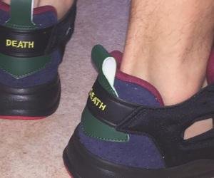 byestudentloans's profile picture. Music on and the lights off