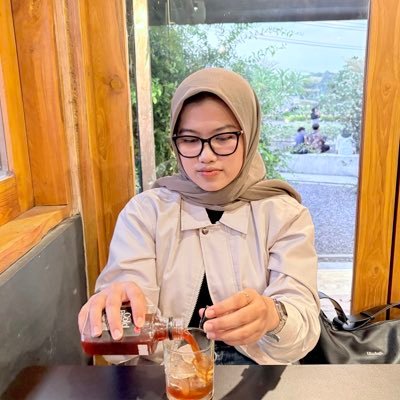 reearchives's profile picture. hanyalah seorang pejalan kaki