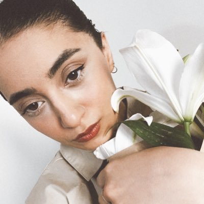 arigzad's profile picture. Graphic designer / jeweler