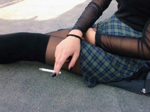 uenes_gomes's profile picture. "Me and this bar, me and this bar, none"