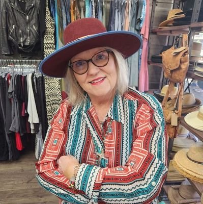 DebbeiJillCat's profile picture. Lottery Winner of $320M, Helping Few People Here With $55,000 Each 💵 Send Me A DM if you need help with bills. The world can become a better place❤️